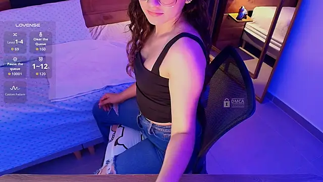 milena kiitty online show from June 10, 2026, 4:17 pm