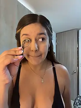 Snapshot of AmaraMyst chatting on November 14, 2025, 8:29 pm AmaraMyst online show from November 14, 2025, 8:29 pm