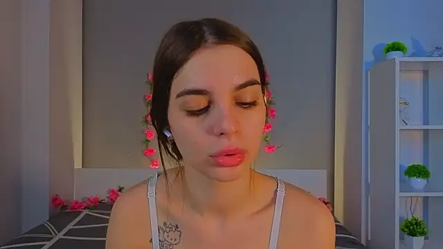 LauraHansil online show from February 10, 2026, 6:06 am