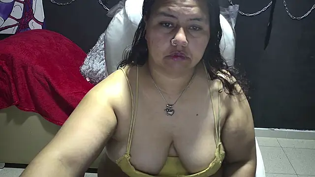 Snapshot of serenamystsh chatting on November 12, 2025, 9:36 pm serenamystsh online show from November 12, 2025, 9:36 pm