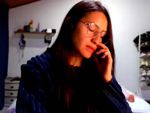 Snapshot of KendallTwisTx chatting on November 29, 2025, 4:04 am KendallTwisTx online show from November 29, 2025, 4:04 am