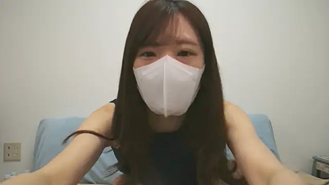 Minami jjjj online show from May 19, 2026, 1:11 am