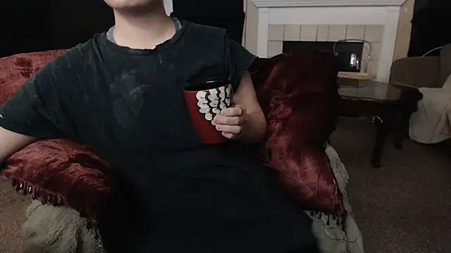 Snapshot of Skyl31 chatting on November 3, 2025, 10:42 pm Skyl31 online show from November 3, 2025, 10:42 pm