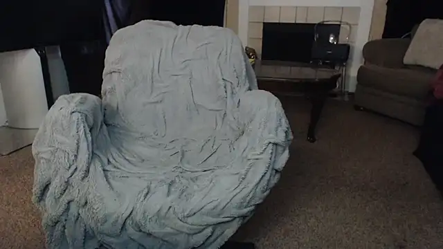 Snapshot of Skyl31 chatting on February 23, 2026, 11:24 pm Skyl31 online show from February 23, 2026, 11:24 pm