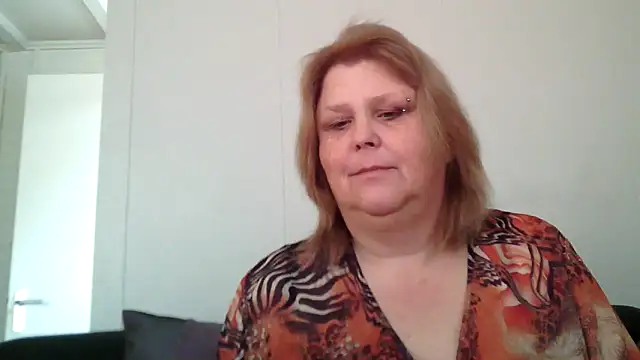 Sylviastar46 online show from February 26, 2026, 11:09 am