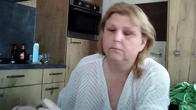 Sylviastar46 online show from March 27, 2026, 8:26 am