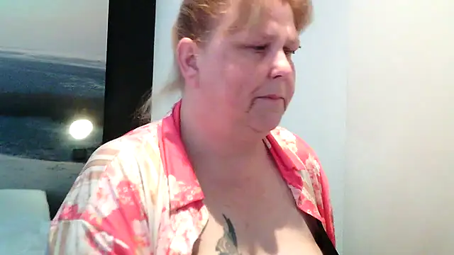 Snapshot of Sylviastar46 chatting on May 20, 2026, 6:03 pm Sylviastar46 online show from May 20, 2026, 6:03 pm