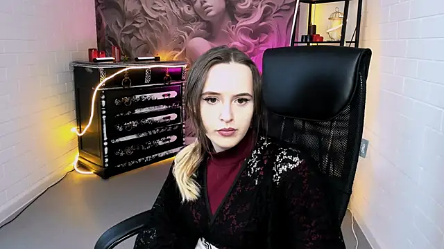 Snapshot of IreneBailey chatting on November 8, 2025, 9:09 am IreneBailey online show from November 8, 2025, 9:09 am