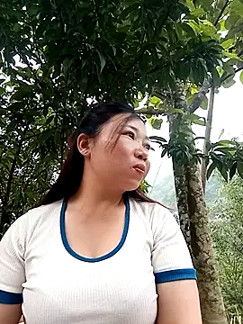 julybe online show from April 27, 2026, 6:00 am