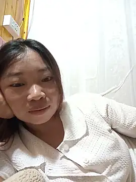 Snapshot of julybe chatting on June 14, 2026, 6:48 am julybe online show from June 14, 2026, 6:48 am