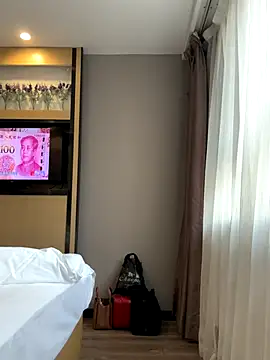 aniani11 online show from December 5, 2025, 4:54 am