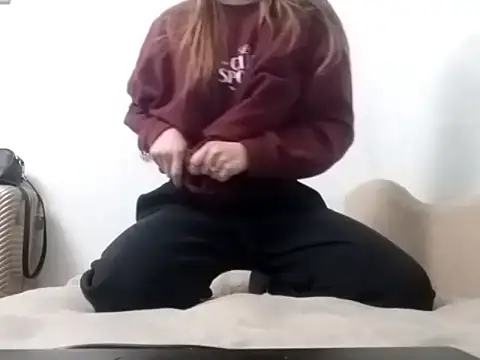 Snapshot of Zizi_Zuzu chatting on November 2, 2025, 7:16 pm Zizi Zuzu online show from November 2, 2025, 7:16 pm