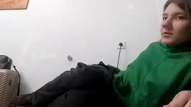 Snapshot of Zizi_Zuzu chatting on November 5, 2025, 6:52 pm Zizi Zuzu online show from November 5, 2025, 6:52 pm