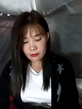 Snapshot of -Lana-123 chatting on November 14, 2025, 1:37 am -Lana-123 online show from November 14, 2025, 1:37 am