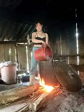 Snapshot of -Lana-123 chatting on November 16, 2025, 1:44 am -Lana-123 online show from November 16, 2025, 1:44 am