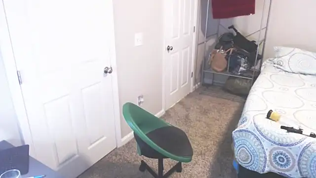 Snapshot of Chacho_1972 chatting on November 17, 2025, 12:44 pm Chacho 1972 online show from November 17, 2025, 12:44 pm