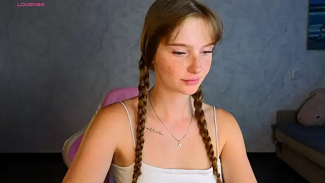 Lovelly molly1 online show from July 18, 2026, 3:49 pm