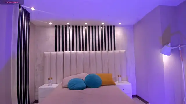 BellaConnorX online show from April 30, 2026, 8:57 pm