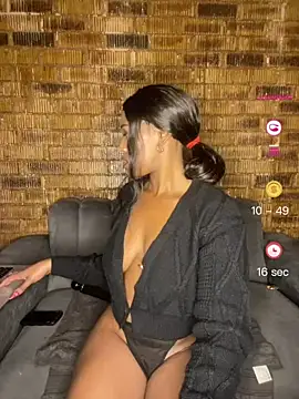 SP1CY MOMMY online show from June 5, 2026, 8:25 pm
