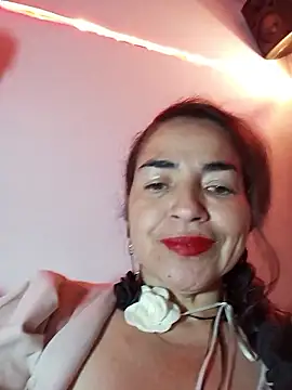 Snapshot of MaryRoze_ chatting on November 18, 2025, 11:37 pm MaryRoze online show from November 18, 2025, 11:37 pm