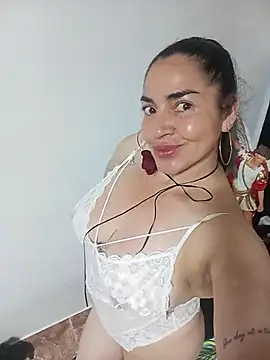 MaryRoze  online show from April 23, 2026, 1:29 am