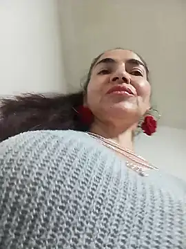 Snapshot of MaryRoze_ chatting on May 9, 2026, 12:38 am MaryRoze online show from May 9, 2026, 12:38 am