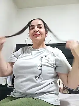 Snapshot of MaryRoze_ chatting on May 26, 2026, 1:01 am MaryRoze online show from May 26, 2026, 1:01 am