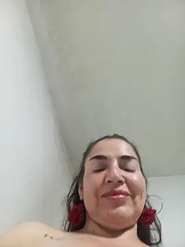 Snapshot of MaryRoze_ chatting on June 8, 2026, 2:45 am MaryRoze online show from June 8, 2026, 2:45 am
