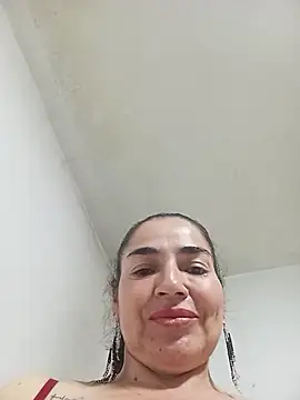 Snapshot of MaryRoze_ chatting on July 5, 2026, 1:01 am MaryRoze online show from July 5, 2026, 1:01 am
