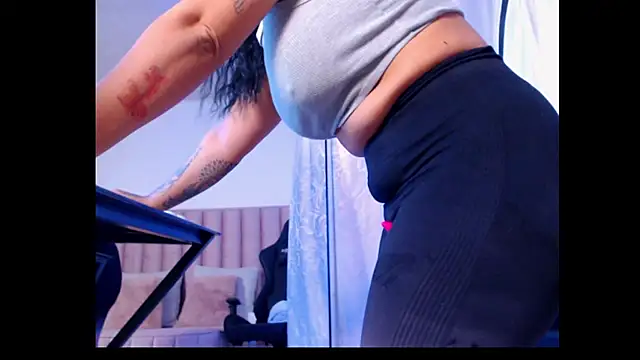 Natural BIGASS Nina online show from November 1, 2025, 10:39 am