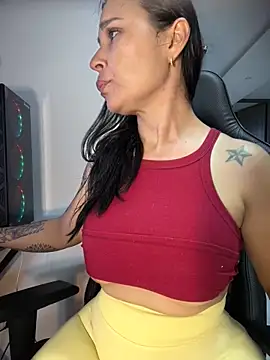 Natural BIGASS Nina online show from June 9, 2026, 10:10 pm
