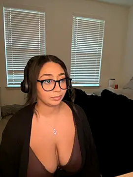 Snapshot of minha_baby chatting on November 12, 2025, 1:22 pm minha baby online show from November 12, 2025, 1:22 pm