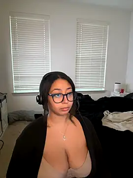 Snapshot of minha_baby chatting on November 14, 2025, 1:21 pm minha baby online show from November 14, 2025, 1:21 pm