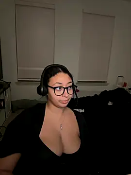 Snapshot of minha_baby chatting on November 15, 2025, 1:36 am minha baby online show from November 15, 2025, 1:36 am