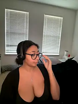 Snapshot of minha_baby chatting on November 15, 2025, 2:24 pm minha baby online show from November 15, 2025, 2:24 pm