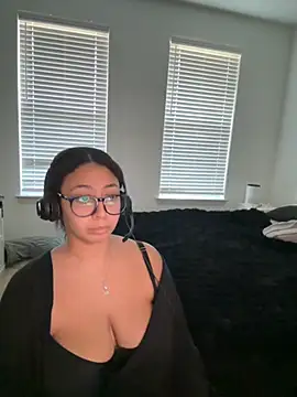 Snapshot of minha_baby chatting on November 16, 2025, 3:39 pm minha baby online show from November 16, 2025, 3:39 pm