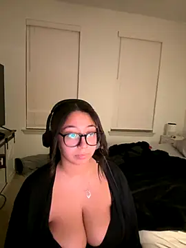 Snapshot of minha_baby chatting on November 21, 2025, 7:29 am minha baby online show from November 21, 2025, 7:29 am