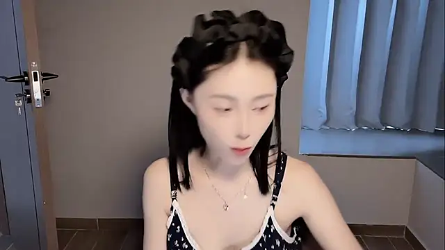 yuyu-33 online show from August 1, 2026, 6:12 am