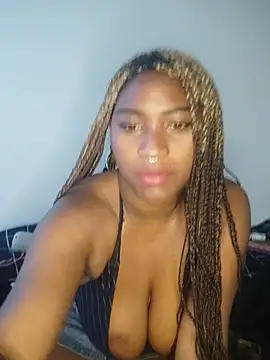 EvonyFoxxx online show from December 3, 2025, 10:30 pm