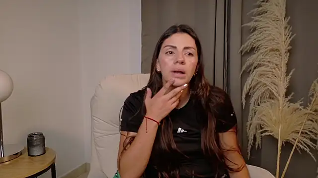 Snapshot of SeleneNova chatting on May 21, 2026, 3:30 pm SeleneNova online show from May 21, 2026, 3:30 pm