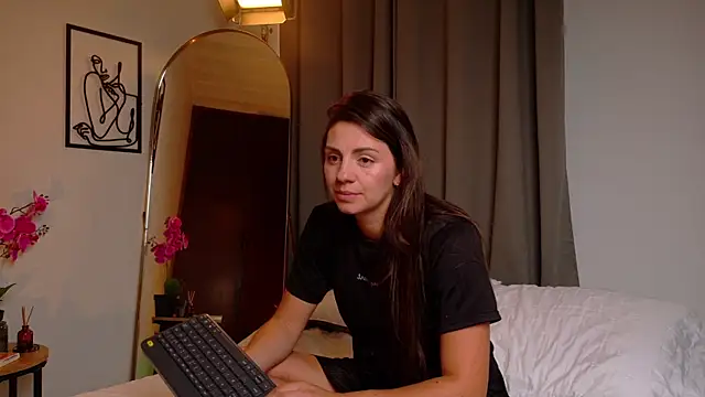Snapshot of SeleneNova chatting on July 9, 2026, 6:56 pm SeleneNova online show from July 9, 2026, 6:56 pm