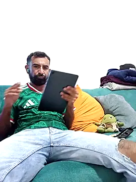 Snapshot of Barbanegra91mx chatting on June 16, 2026, 12:35 am Barbanegra91mx online show from June 16, 2026, 12:35 am