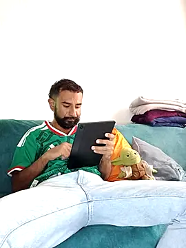 Snapshot of Barbanegra91mx chatting on June 16, 2026, 8:22 pm Barbanegra91mx online show from June 16, 2026, 8:22 pm