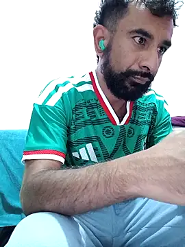 Snapshot of Barbanegra91mx chatting on June 18, 2026, 1:06 am Barbanegra91mx online show from June 18, 2026, 1:06 am