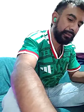 Snapshot of Barbanegra91mx chatting on June 19, 2026, 1:43 am Barbanegra91mx online show from June 19, 2026, 1:43 am