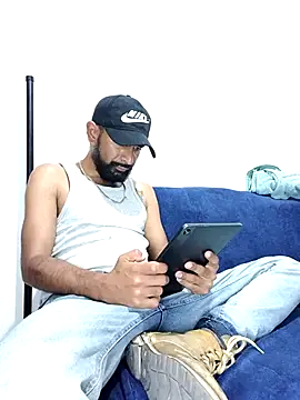 Snapshot of Barbanegra91mx chatting on June 24, 2026, 2:32 am Barbanegra91mx online show from June 24, 2026, 2:32 am