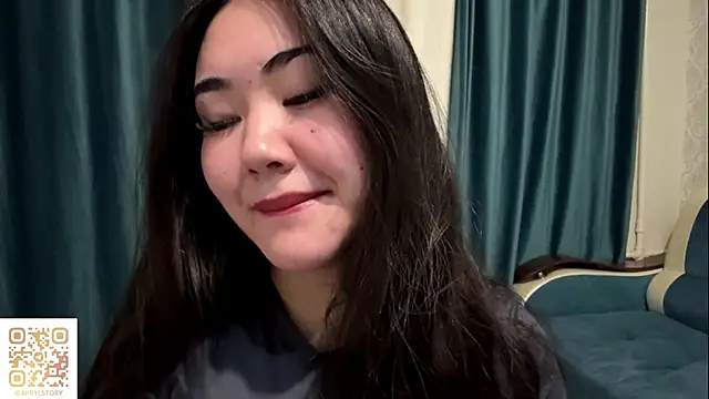 Snapshot of APRYLSUN chatting on November 18, 2025, 12:09 pm APRYLSUN online show from November 18, 2025, 12:09 pm