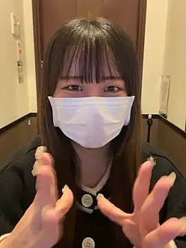 Snapshot of emiri_da_nyan chatting on November 17, 2025, 4:51 am emiri da nyan online show from November 17, 2025, 4:51 am