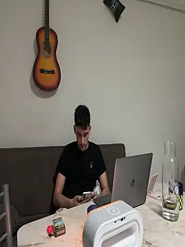 yasinesra757  online show from January 7, 2026, 1:41 am