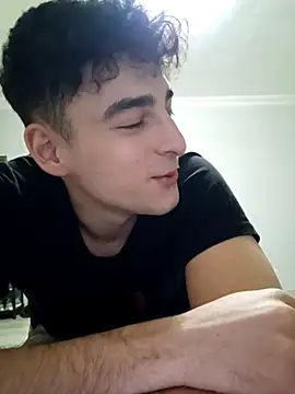 yasinesra757  online show from March 22, 2026, 4:32 pm